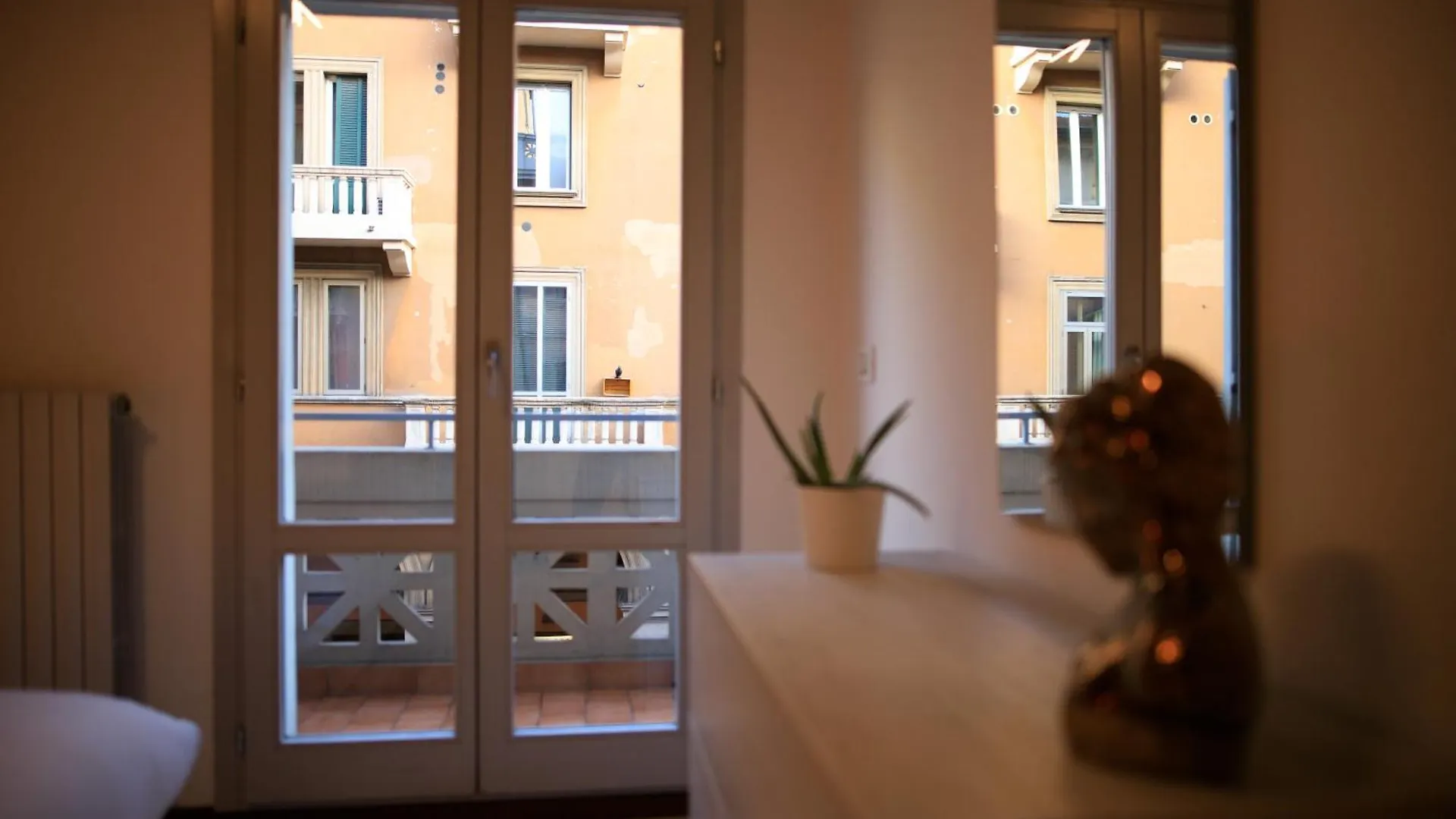 Central Station Urban Oasis. Apartment Bologna
