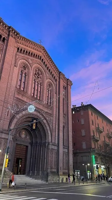 Central Station Urban Oasis. Apartment Bologna